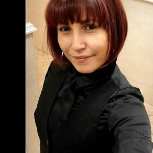 Meet your Posher, Lina